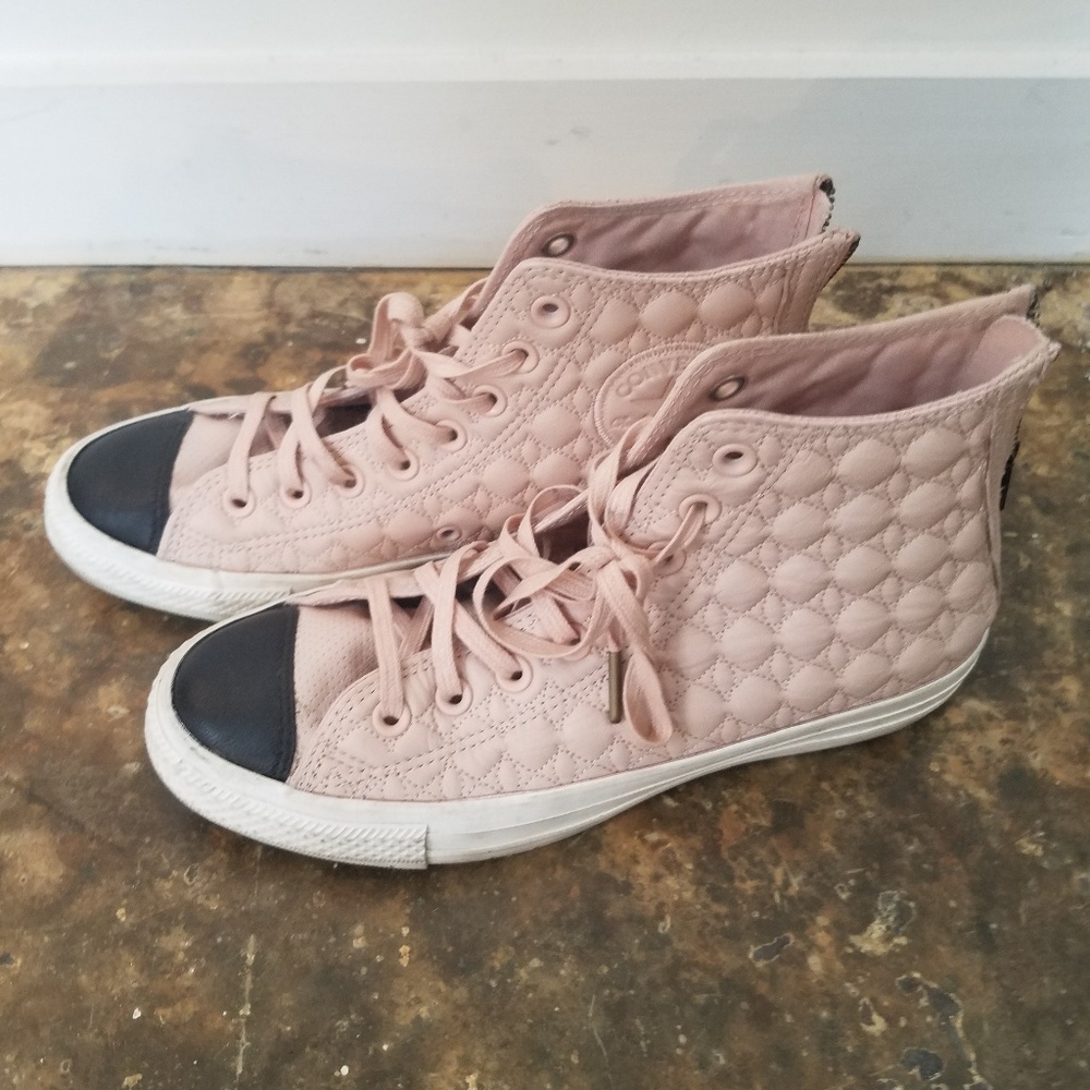 Pink midtop quilted converse